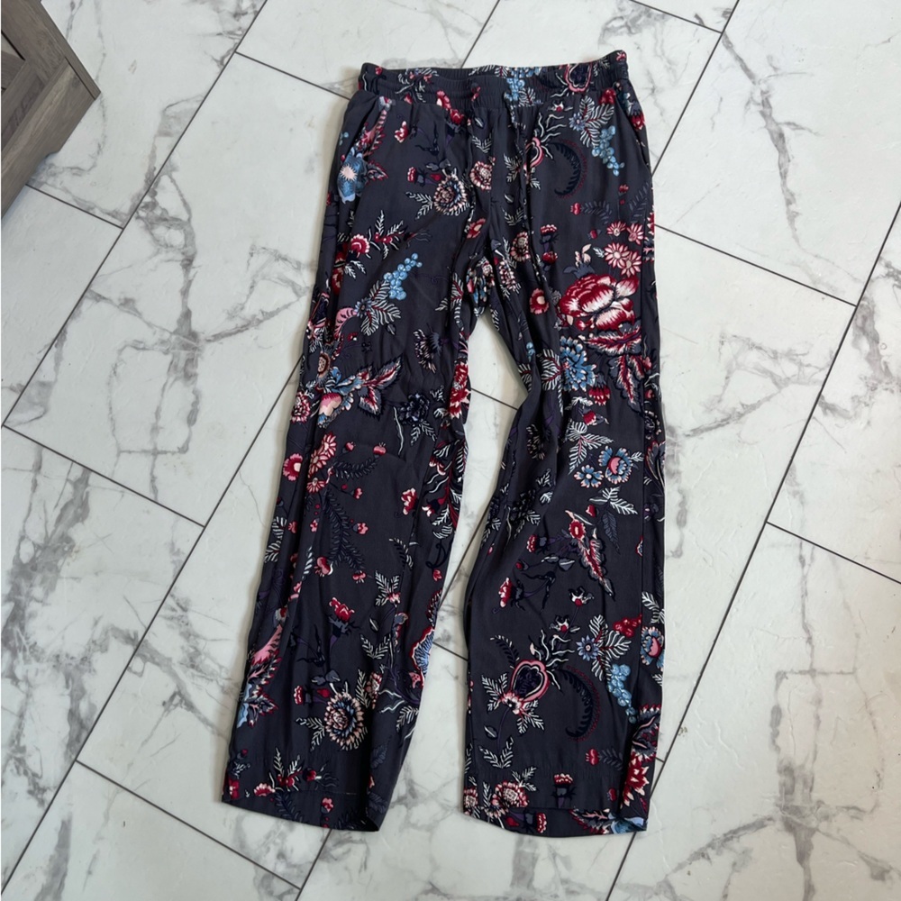 LOFT Black and Red Casual Bottoms with Floral Print - Picture 2 of 4